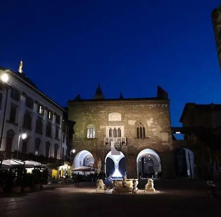 Great Escapes Piazza Vecchia *